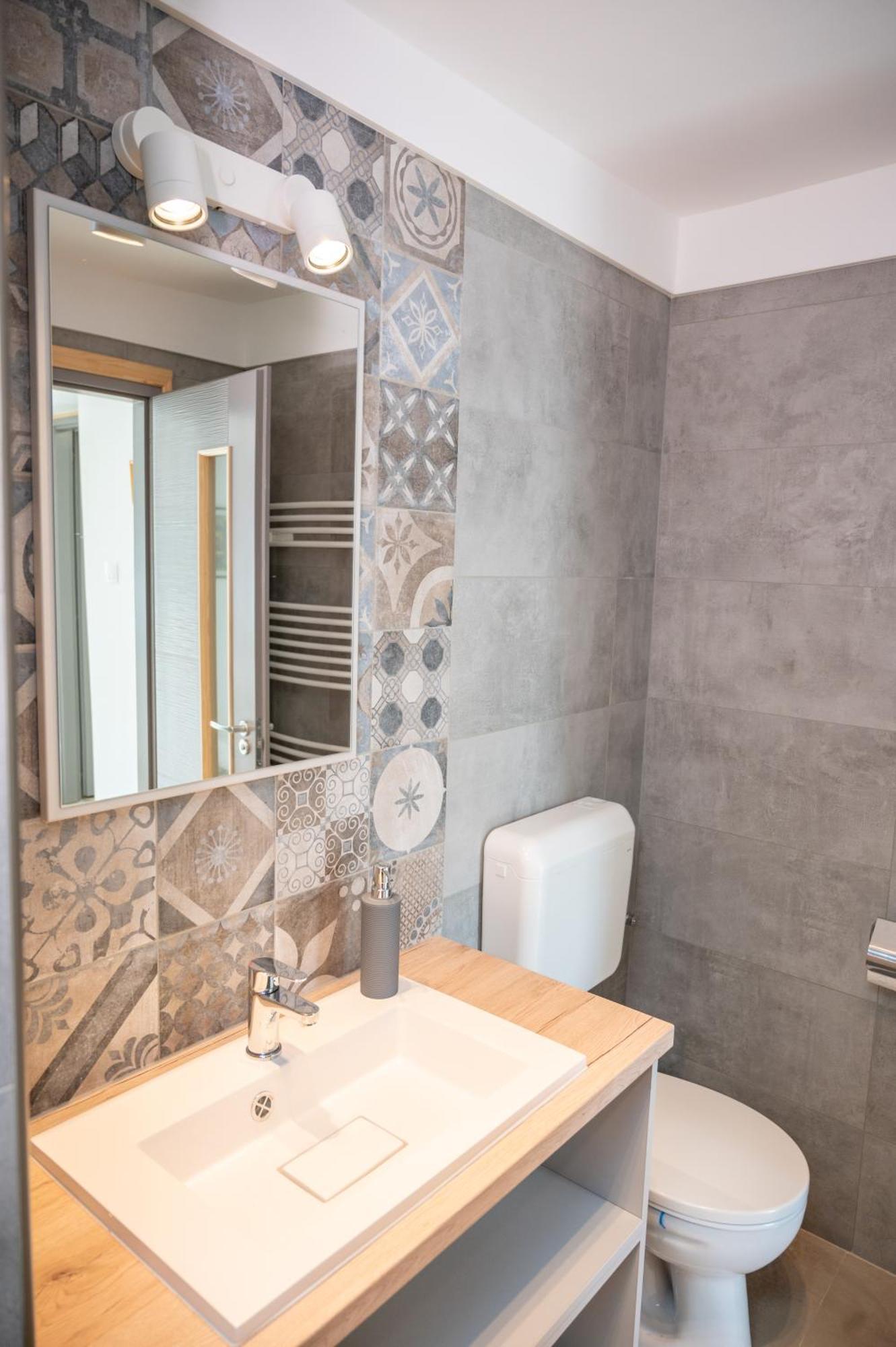 Tuenderkert Apartman Дьюла Екстер'єр фото