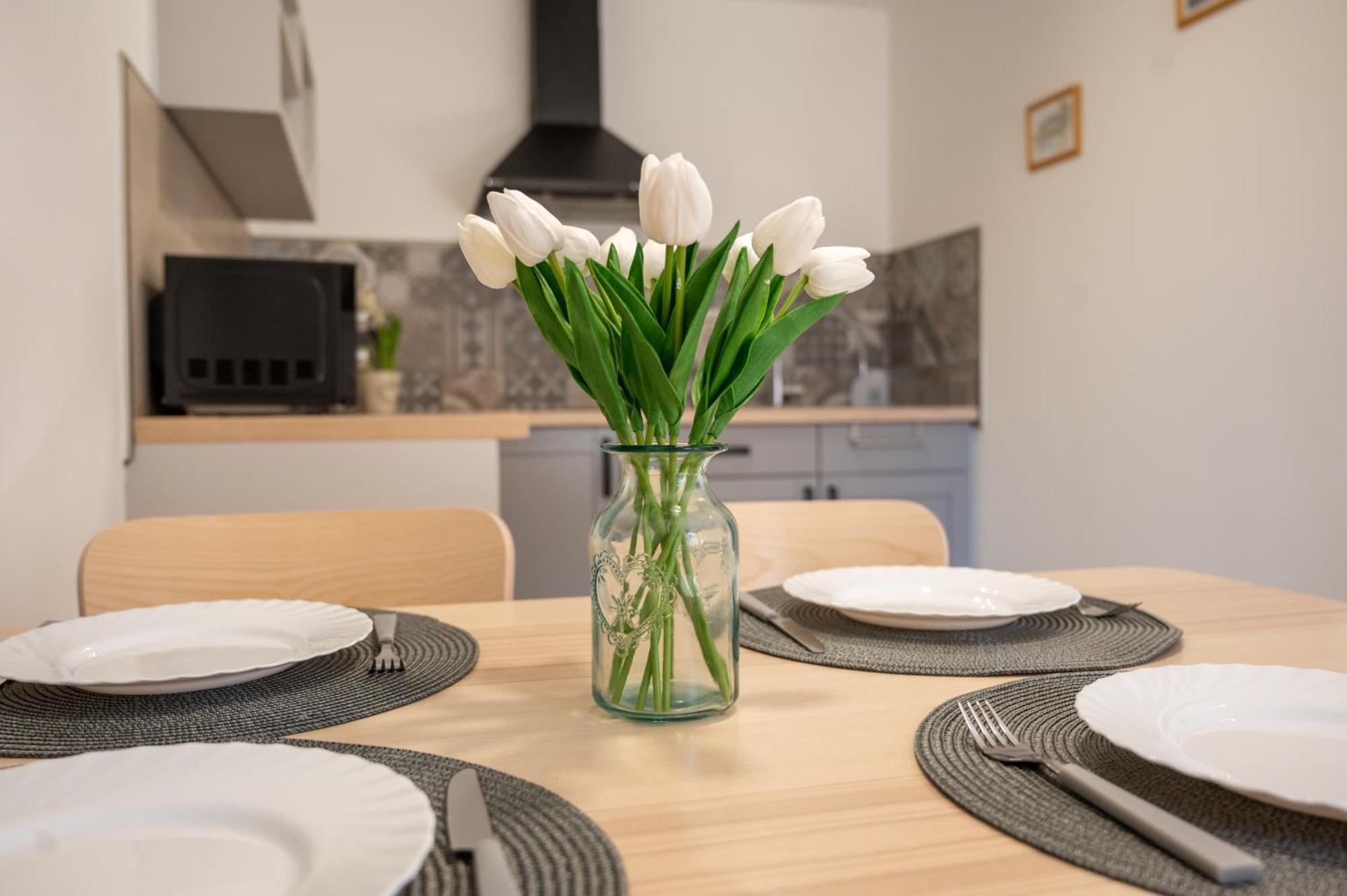 Tuenderkert Apartman Дьюла Екстер'єр фото